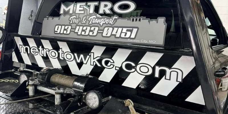 Metro tow and transport Kansas City Missouri towing flatbed towing